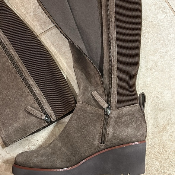 NWOB Effect Knee High Wedge Leather Boot Size 7 Java Color - Picture 7 of 11